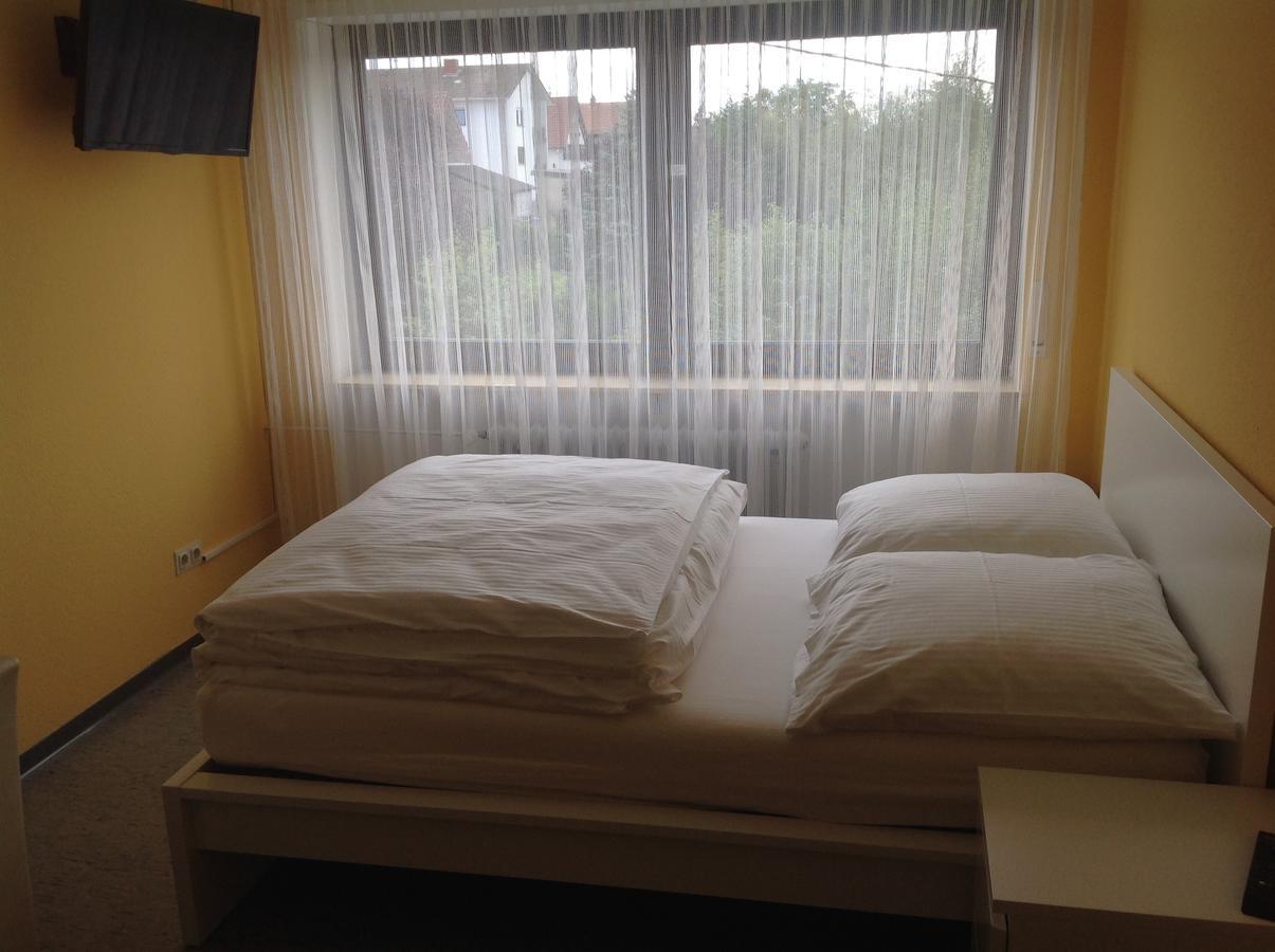 Hotel-Pension Schlossgarten Trippstadt 外观 照片
