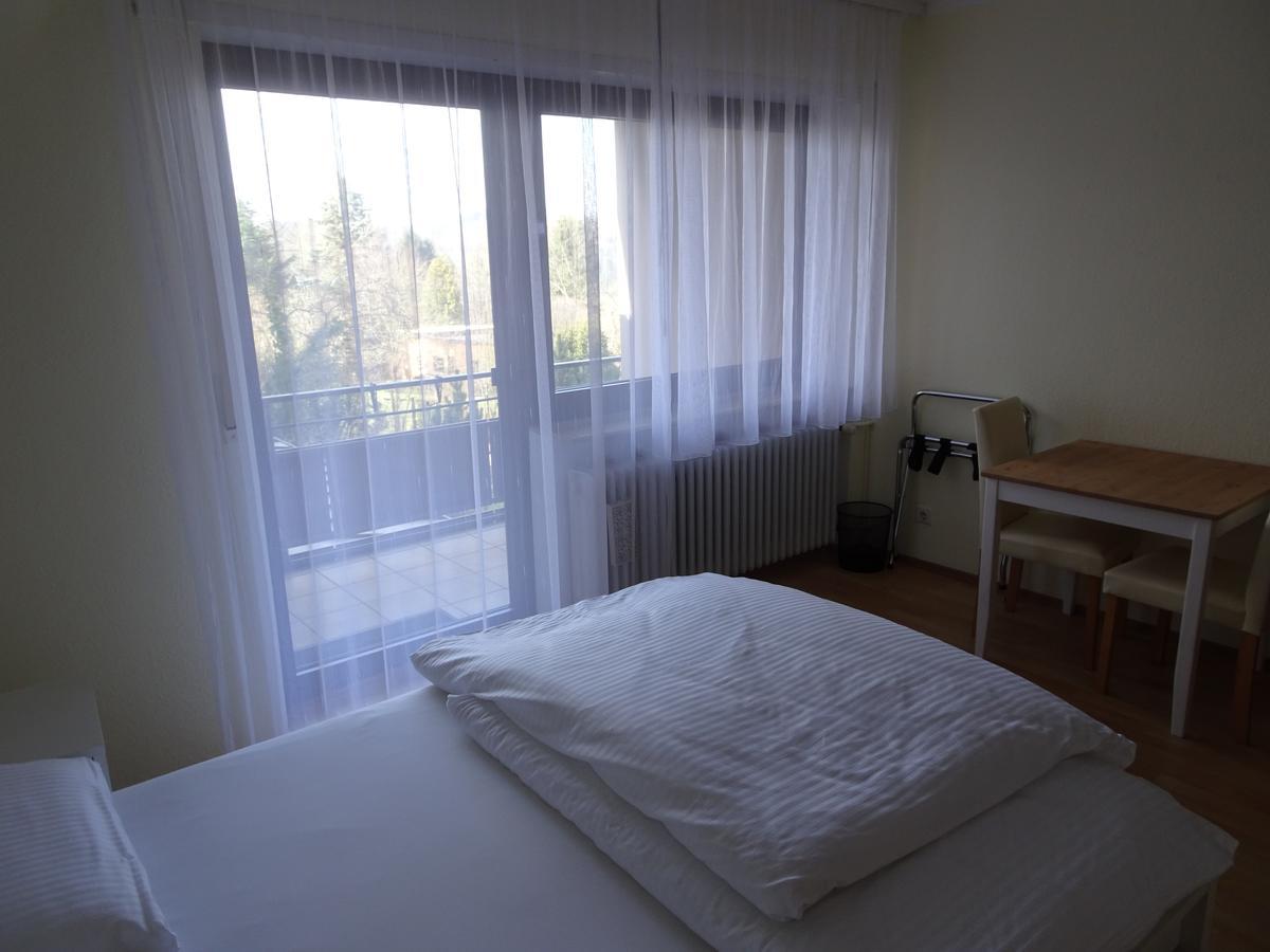 Hotel-Pension Schlossgarten Trippstadt 外观 照片