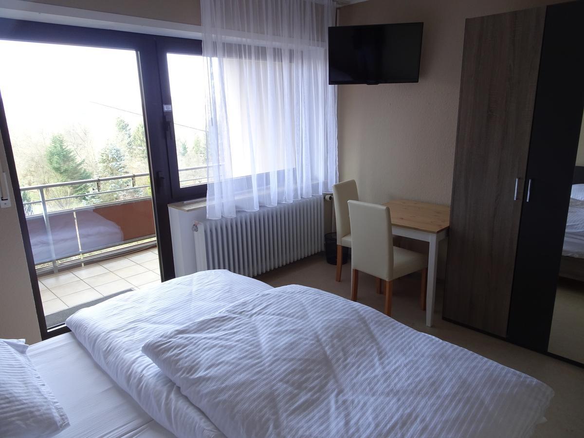 Hotel-Pension Schlossgarten Trippstadt 外观 照片