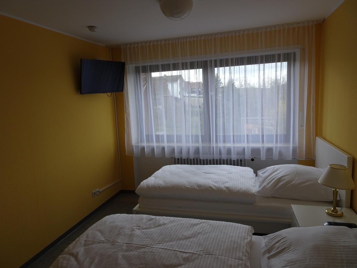 Hotel-Pension Schlossgarten Trippstadt 外观 照片